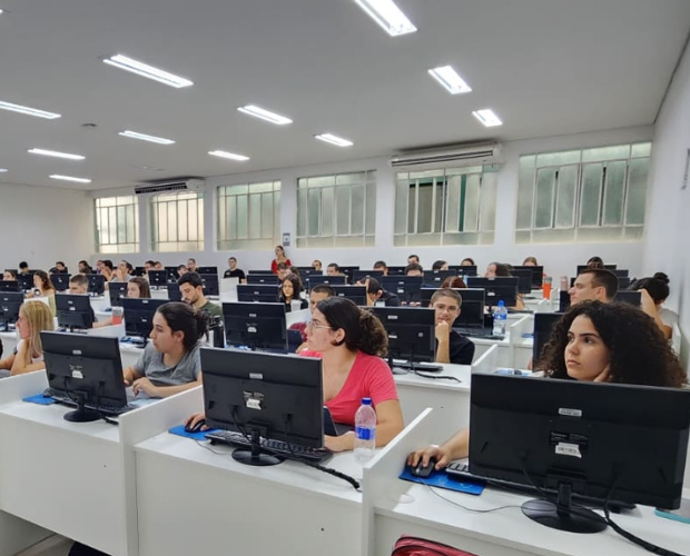 Acad�micos de Medicina participam de aula sobre Intelig�ncia Artificial aplicada � sa�de